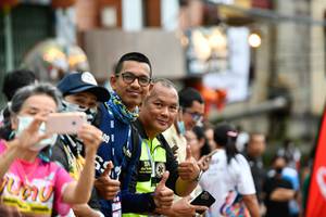 BIB: 543, 204
                            <button type="button" onclick="openModal(21897801)" class="btn btn-primary btn-sm float-right btn-popup" data-toggle="modal" data-target=".modal-high-quality">
                        <i class="fas fa-shopping-cart"></i> Add to Cart
                    </button>
                                            <button type="button" onclick="isThisMe(21897801, true)" class="btn btn-success btn-sm float-right btn-popup btn-isme hidden" data-toggle="tooltip" data-placement="bottom" title="นี่คือรูปของคุณใช่ไหม คลิกที่นี่เพื่อเอาเข้าอัลบั้ม">
                        <i class="fas fa-plus"></i> Add to album
                    </button>
                    <button type="button" onclick="isThisMe(21897801, false)" class="btn btn-warning btn-sm float-right btn-popup btn-isnotme hidden">
                        <i class="fas fa-ban"></i> Remove from album
                    </button>